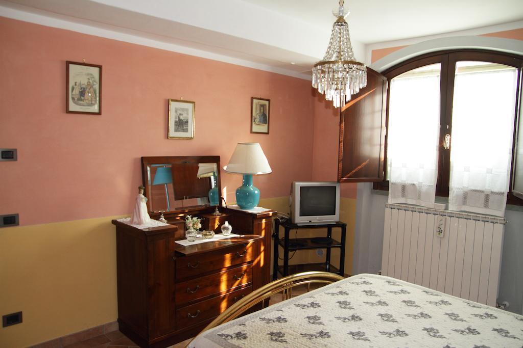 Ferienwohnung I Due Frassini Montespertoli Zimmer foto